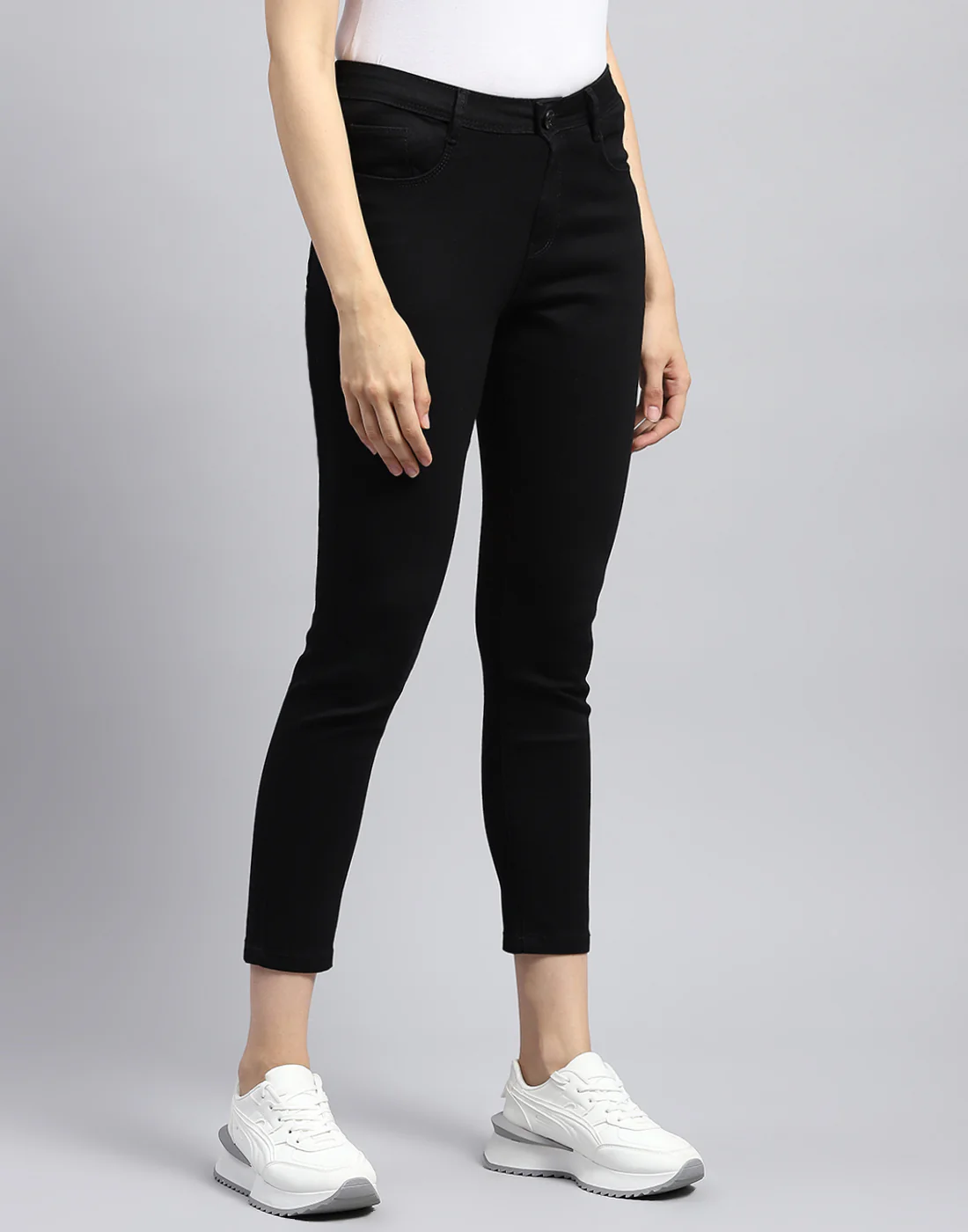 Women Black Solid Slim Fit Denim - Image 4