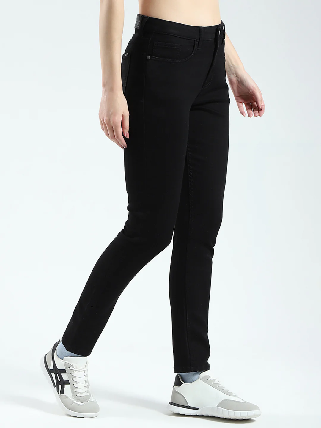 Women Black Solid Slim Fit Denim - Image 4