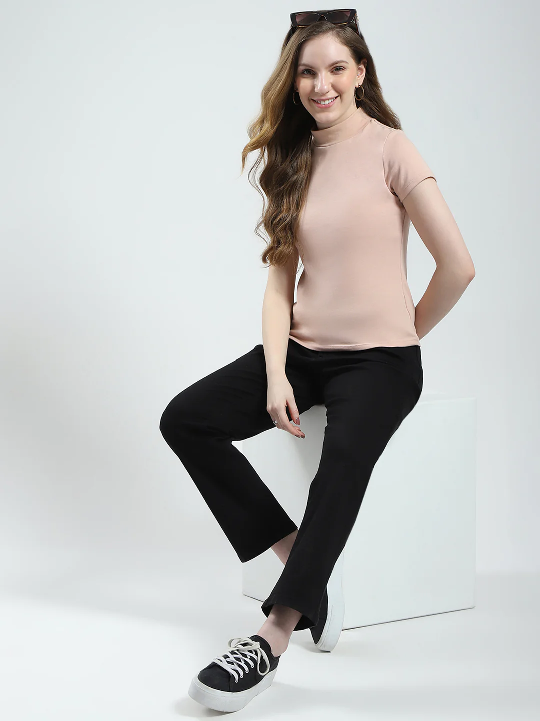 Women Black Solid Straight Fit Denim - Image 2