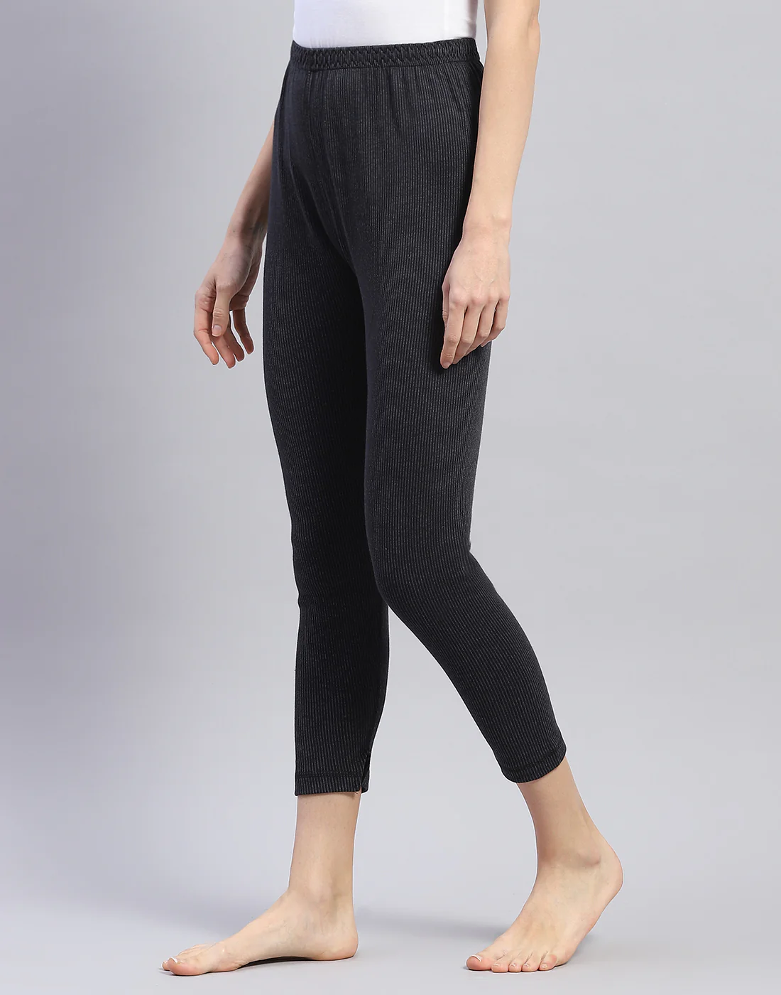 Women Black Solid Thermal Lower - Image 3