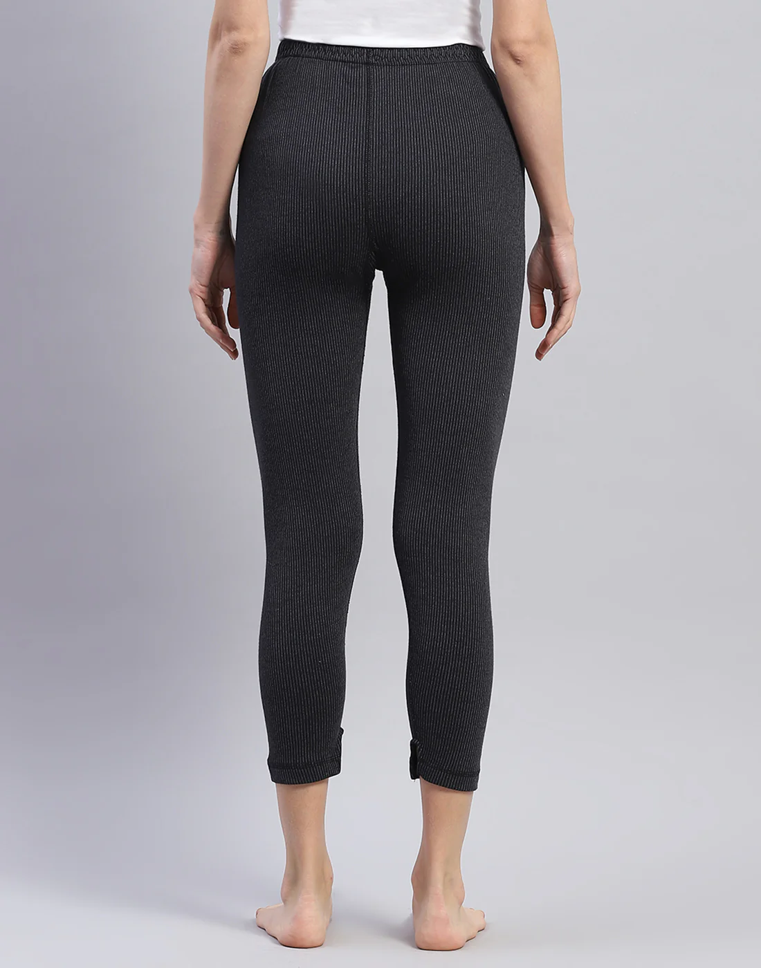 Women Black Solid Thermal Lower - Image 5