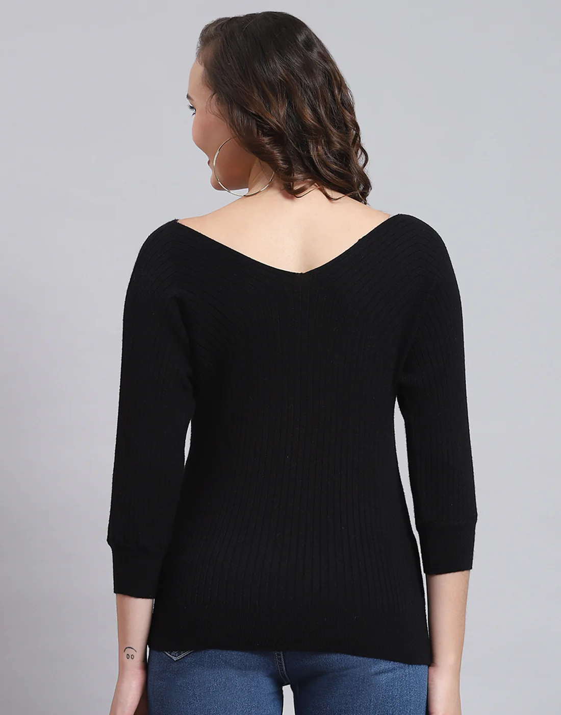 Women Black Solid V Neck 3/4 Sleeve Sweater - Image 5