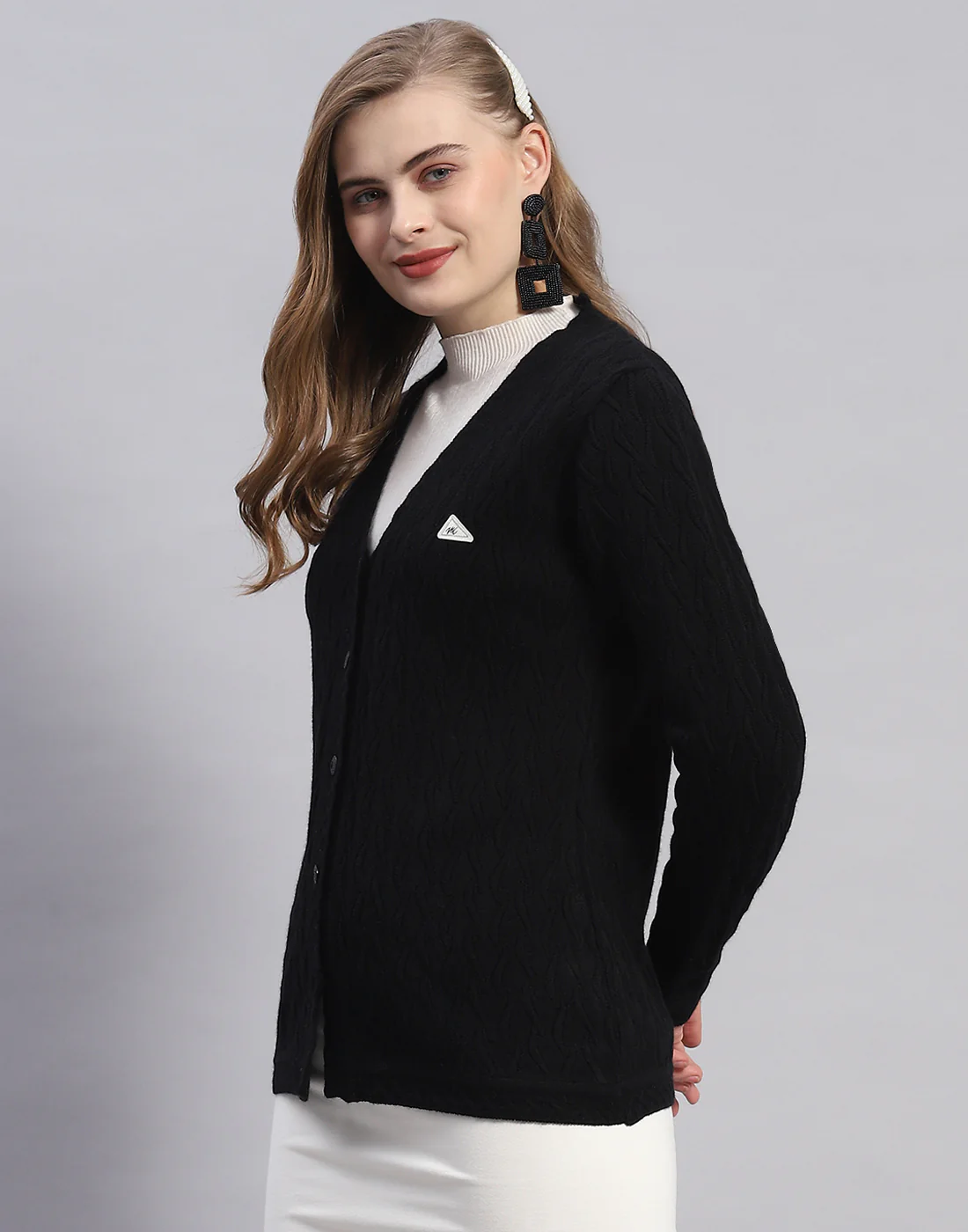 Women Black Solid V Neck Full Sleeve Cardigan - Image 3