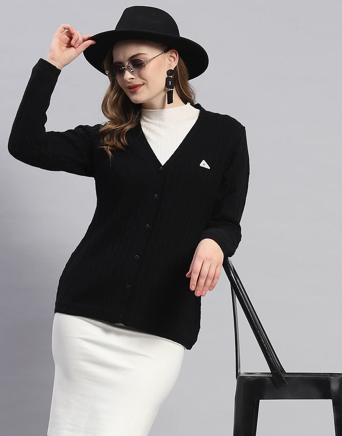 Women Black Solid V Neck Full Sleeve Cardigan - Image 6