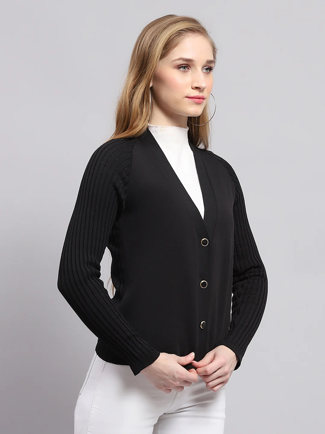 Women Black Solid V Neck Full Sleeve Cardigan - Image 4