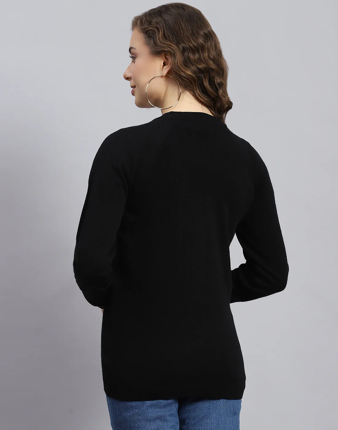 Women Black Solid V Neck Full Sleeve Cardigan - Image 5