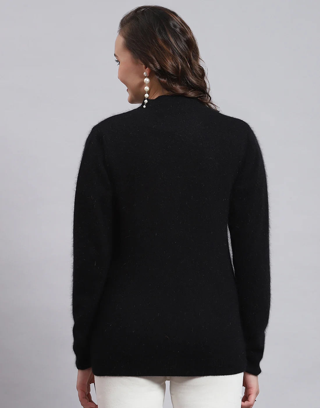 Women Black Solid V Neck Full Sleeve Cardigan - Image 5