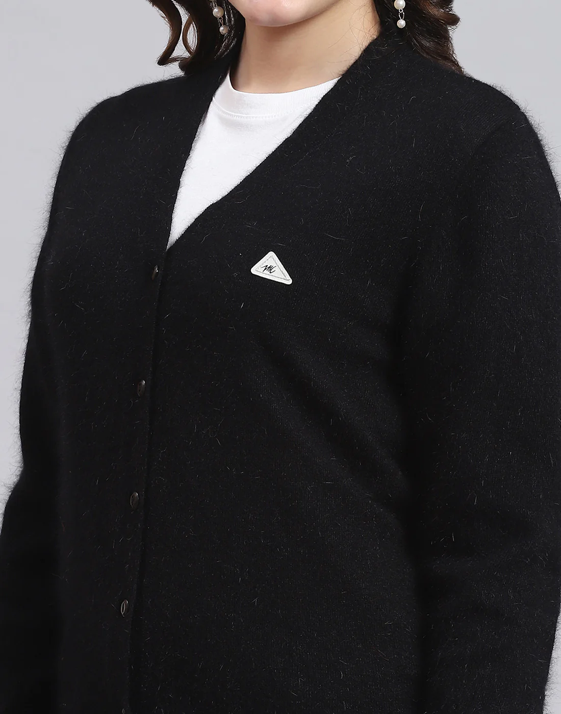 Women Black Solid V Neck Full Sleeve Cardigan - Image 6