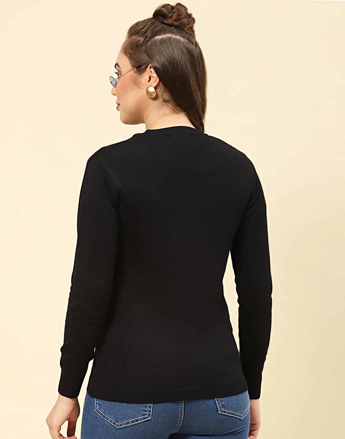 Women Black Solid V Neck Full Sleeve Cardigan - Image 5