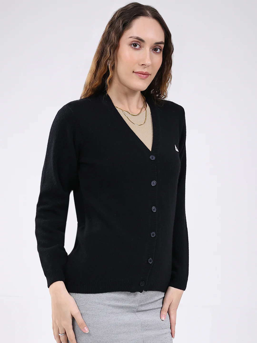 Women Black Solid V Neck Full Sleeve Cardigan - Image 4