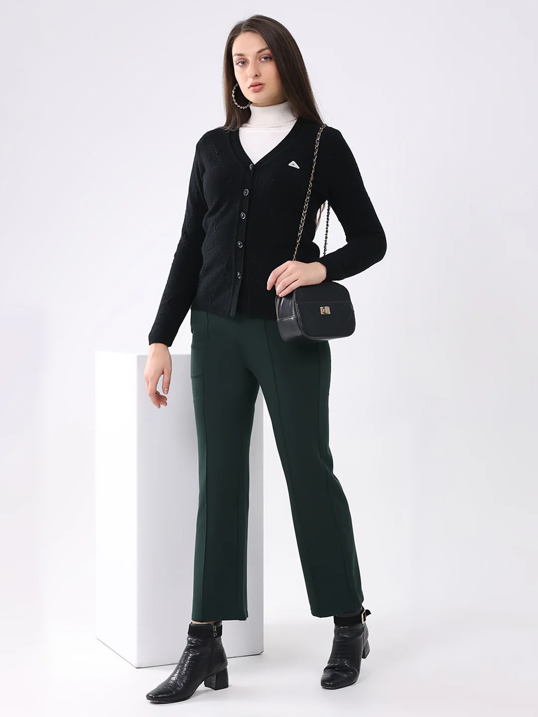 Women Black Solid V Neck Full Sleeve Cardigan - Image 2