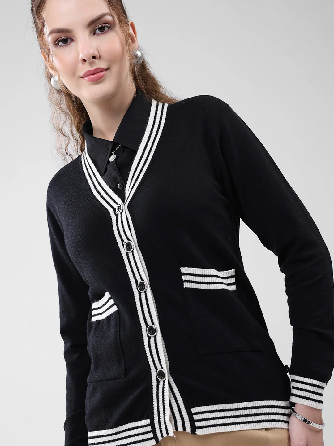 Women Black Solid V Neck Full Sleeve Cardigan - Image 6