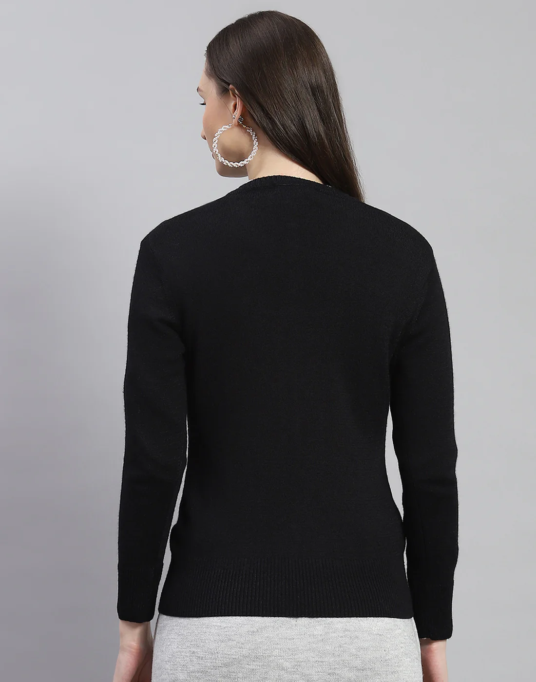 Women Black Solid V Neck Full Sleeve Sweater - Image 5