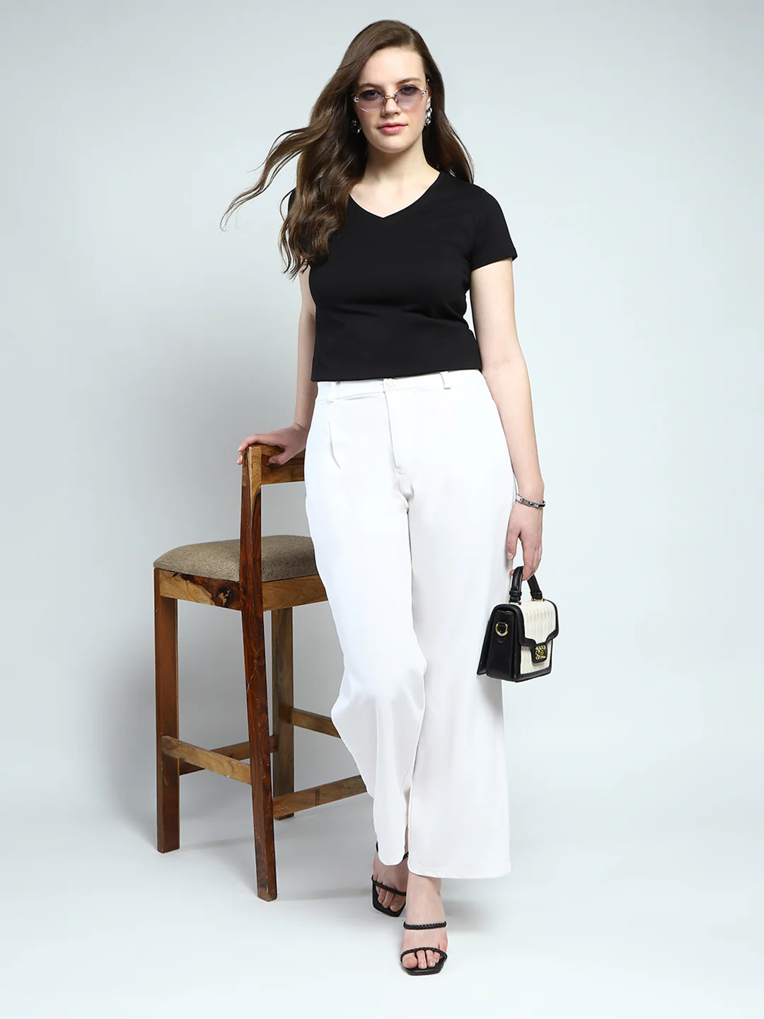 Women Black Solid V Neck Half Sleeve Top - Image 2