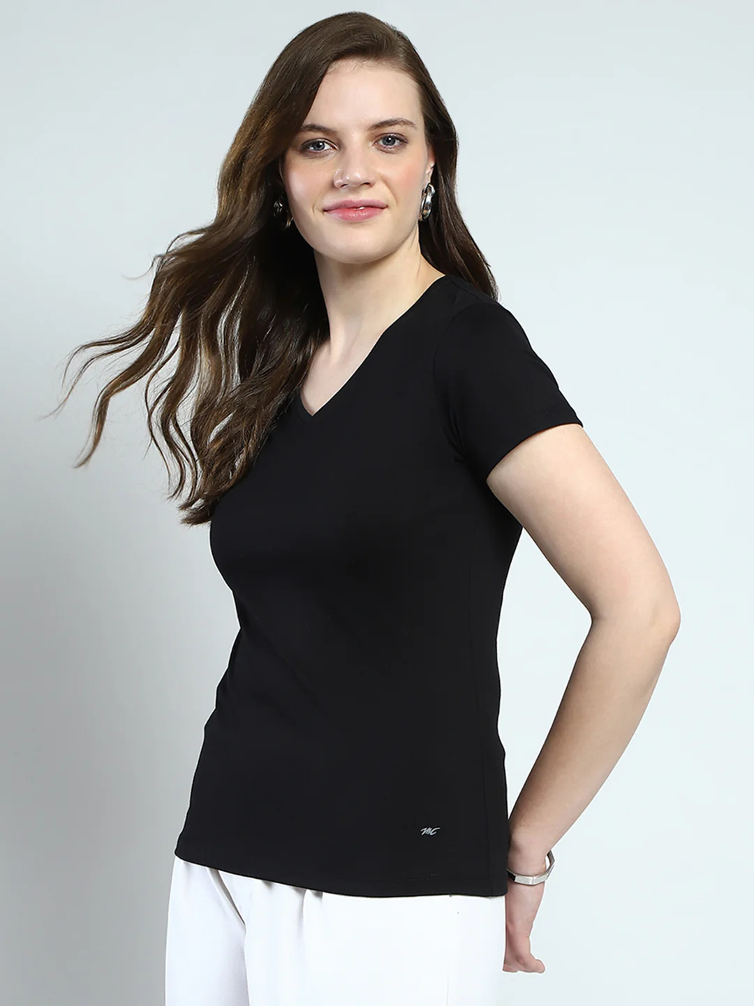 Women Black Solid V Neck Half Sleeve Top - Image 3