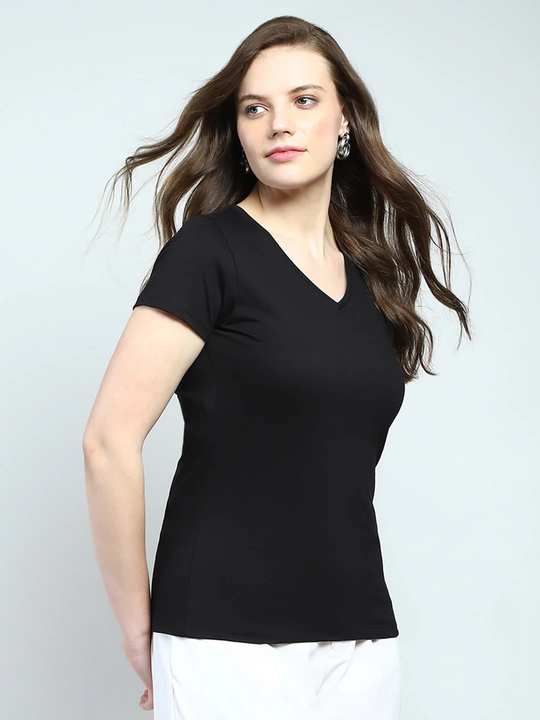 Women Black Solid V Neck Half Sleeve Top - Image 4
