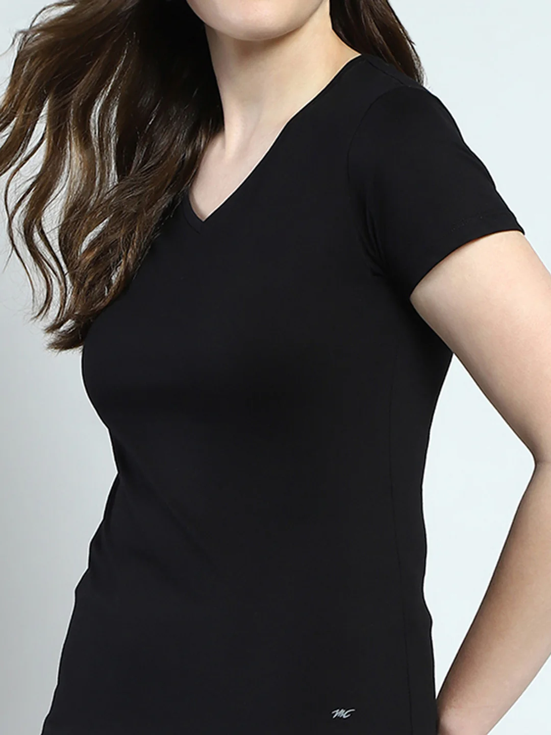 Women Black Solid V Neck Half Sleeve Top - Image 6