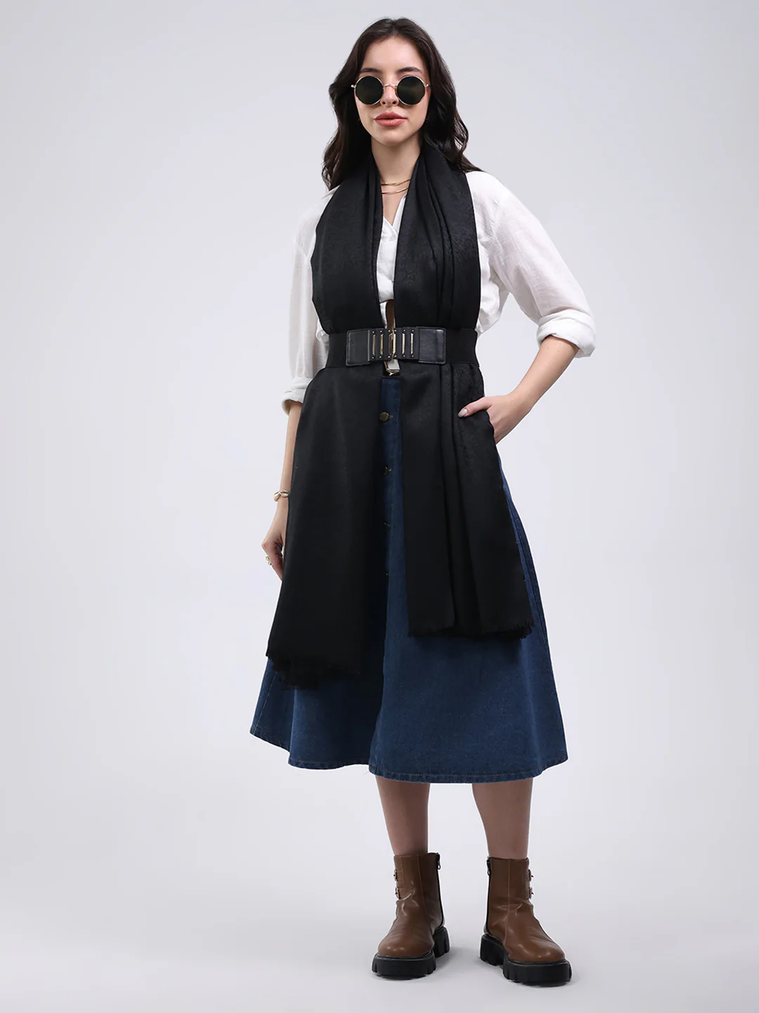 Women Black Solid Wool Blend Shawl - Image 2