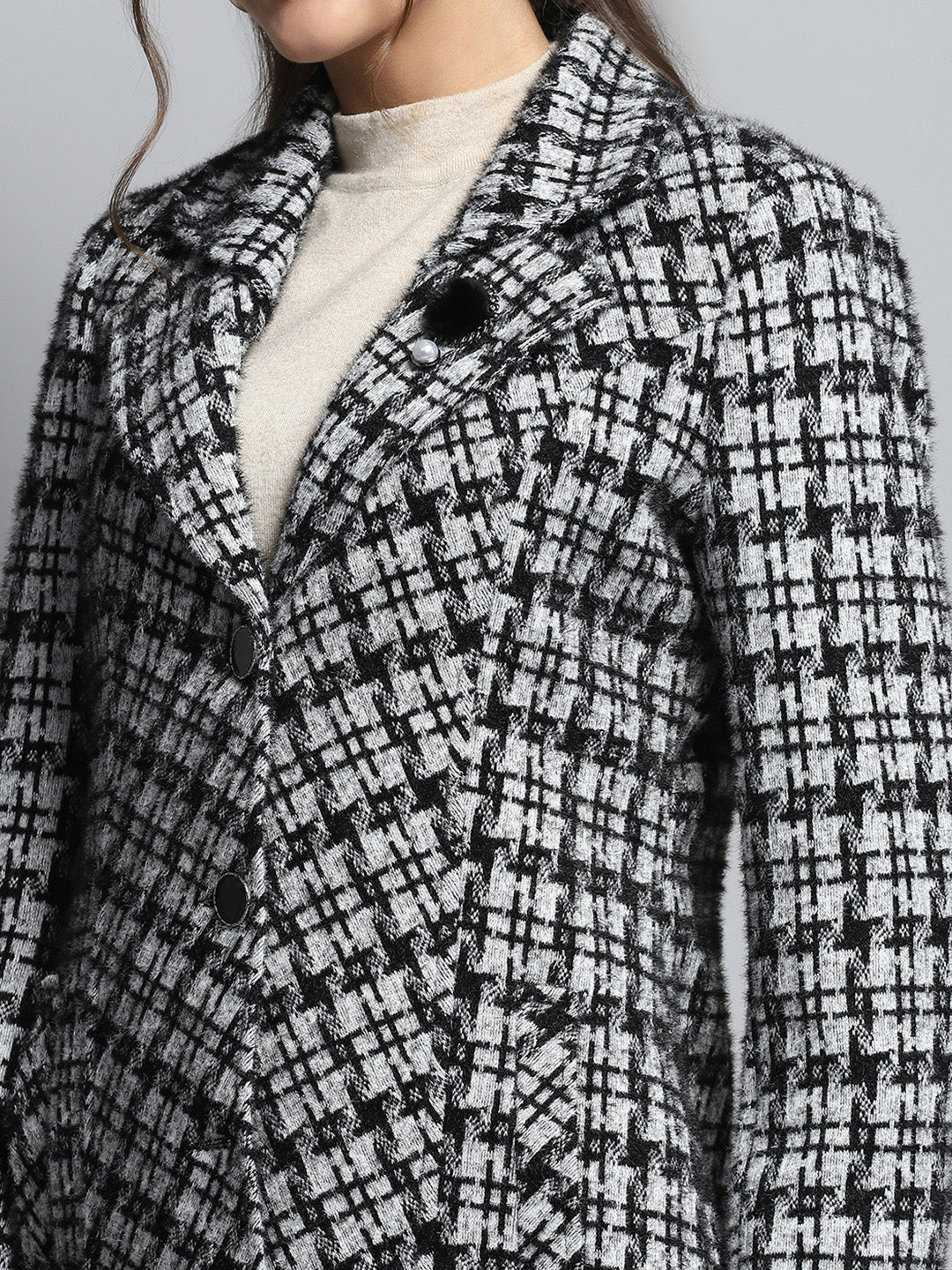 Women Black & White Check Notch Lapel Collar Full Sleeve Coat - Image 6