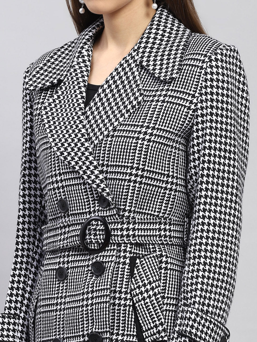 Women Black & White Check Notch lapel Collar Full Sleeve Coat - Image 6