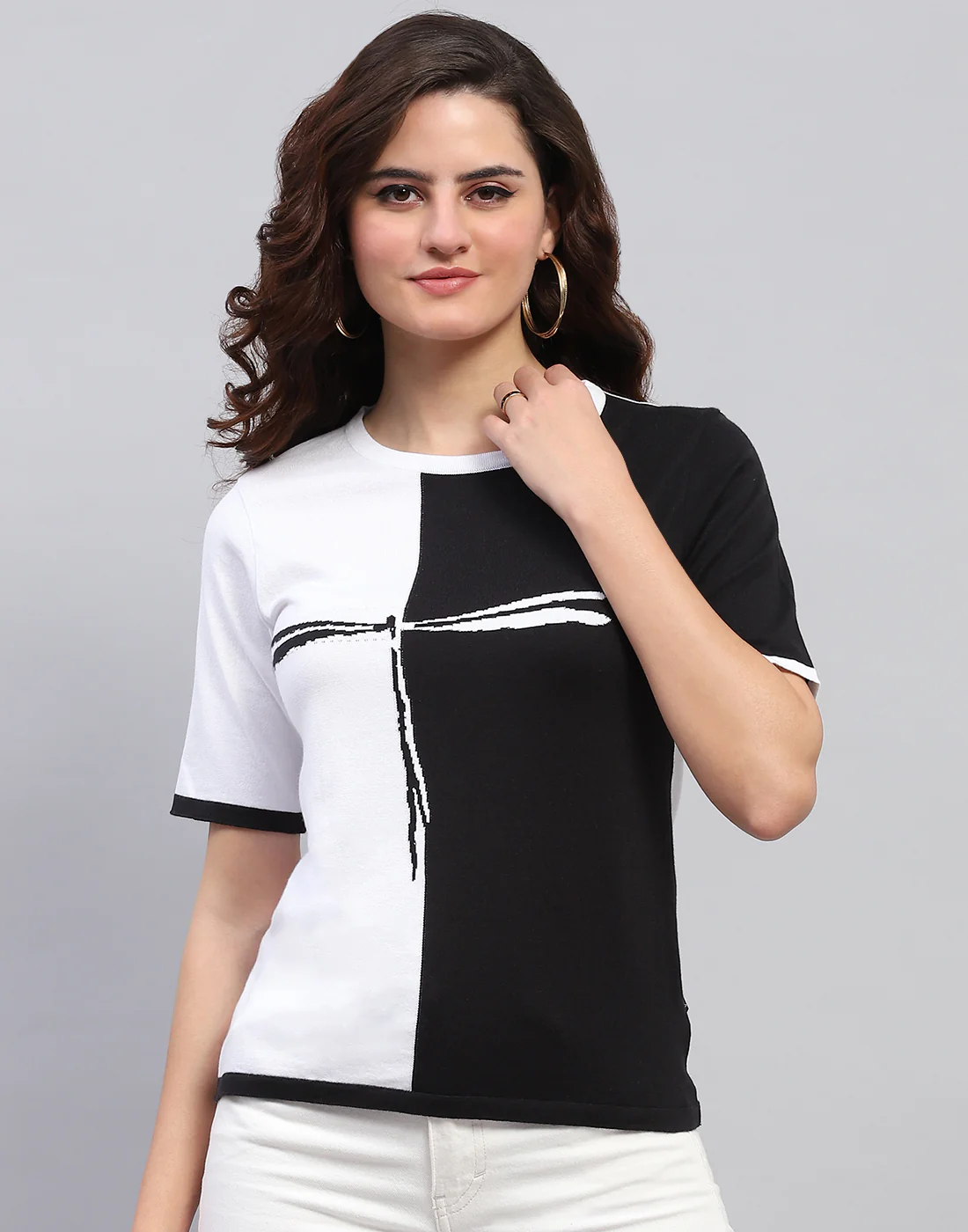 Women Black & White Colourblocked Round Neck Half Sleeve Top - Image 2