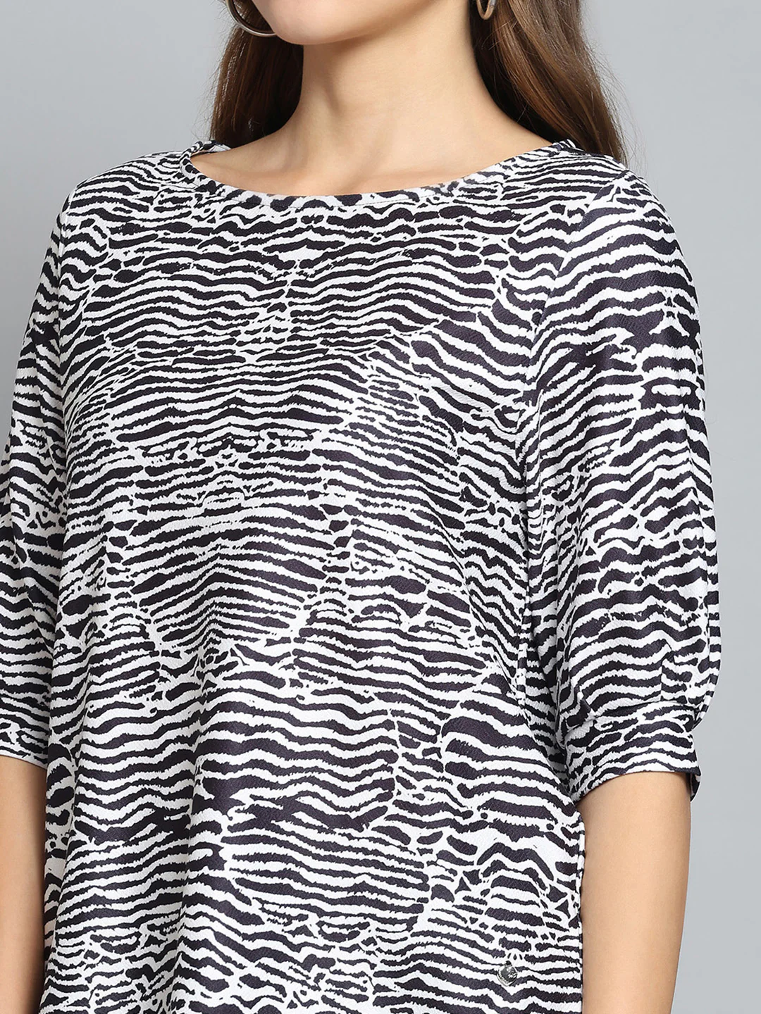 Women Black & White Printed Round Neck 3/4th Sleeve Top - Image 6