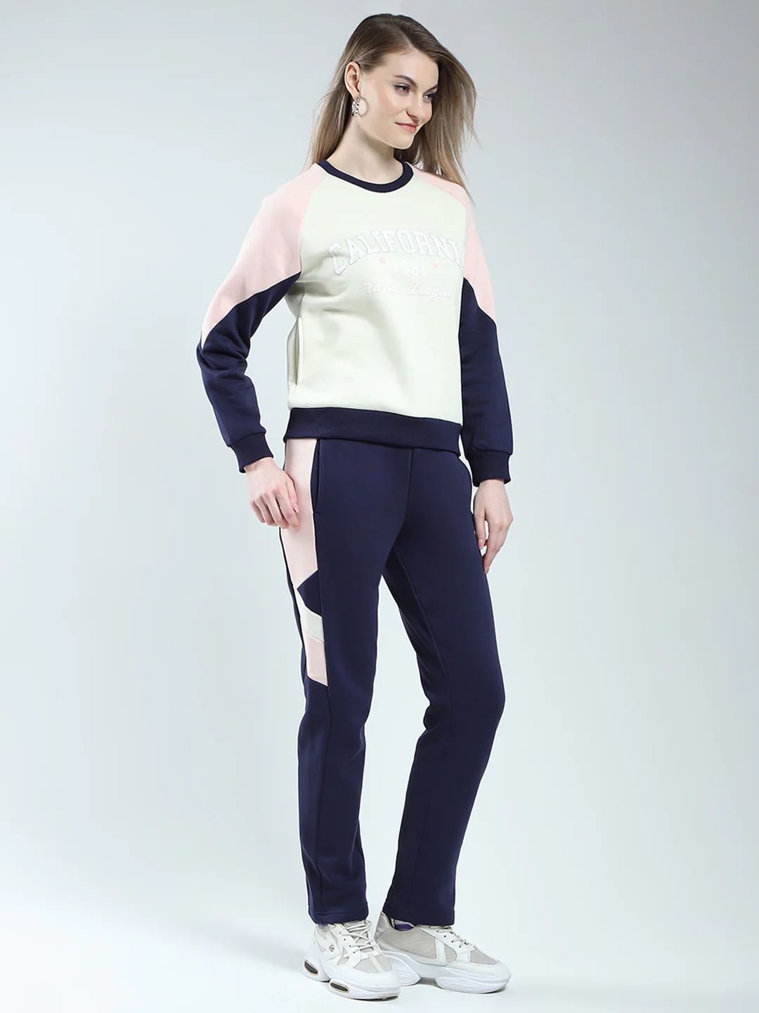 Women Blue & Beige Printed Round Neck Full Sleeve Winter Tracksuit - Image 4
