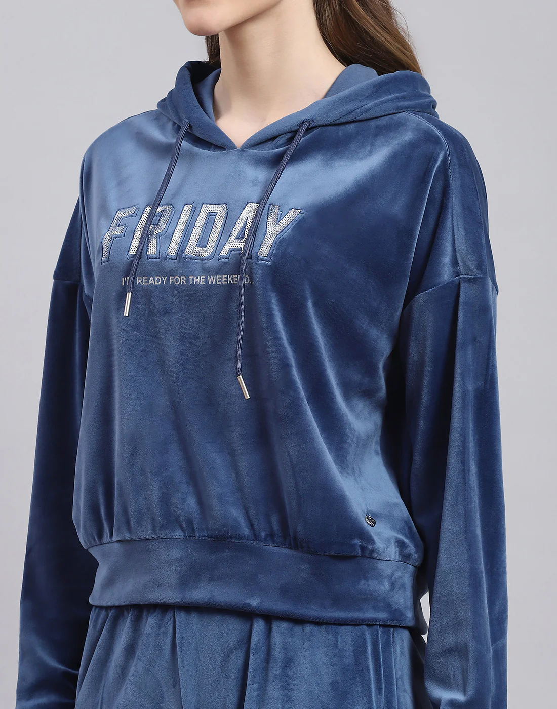 Women Blue Embroidered Hooded Full Sleeve Tracksuit - Image 7