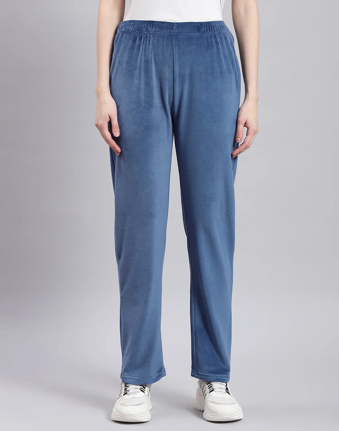 Women Blue Embroidered Hooded Full Sleeve Tracksuit - Image 8