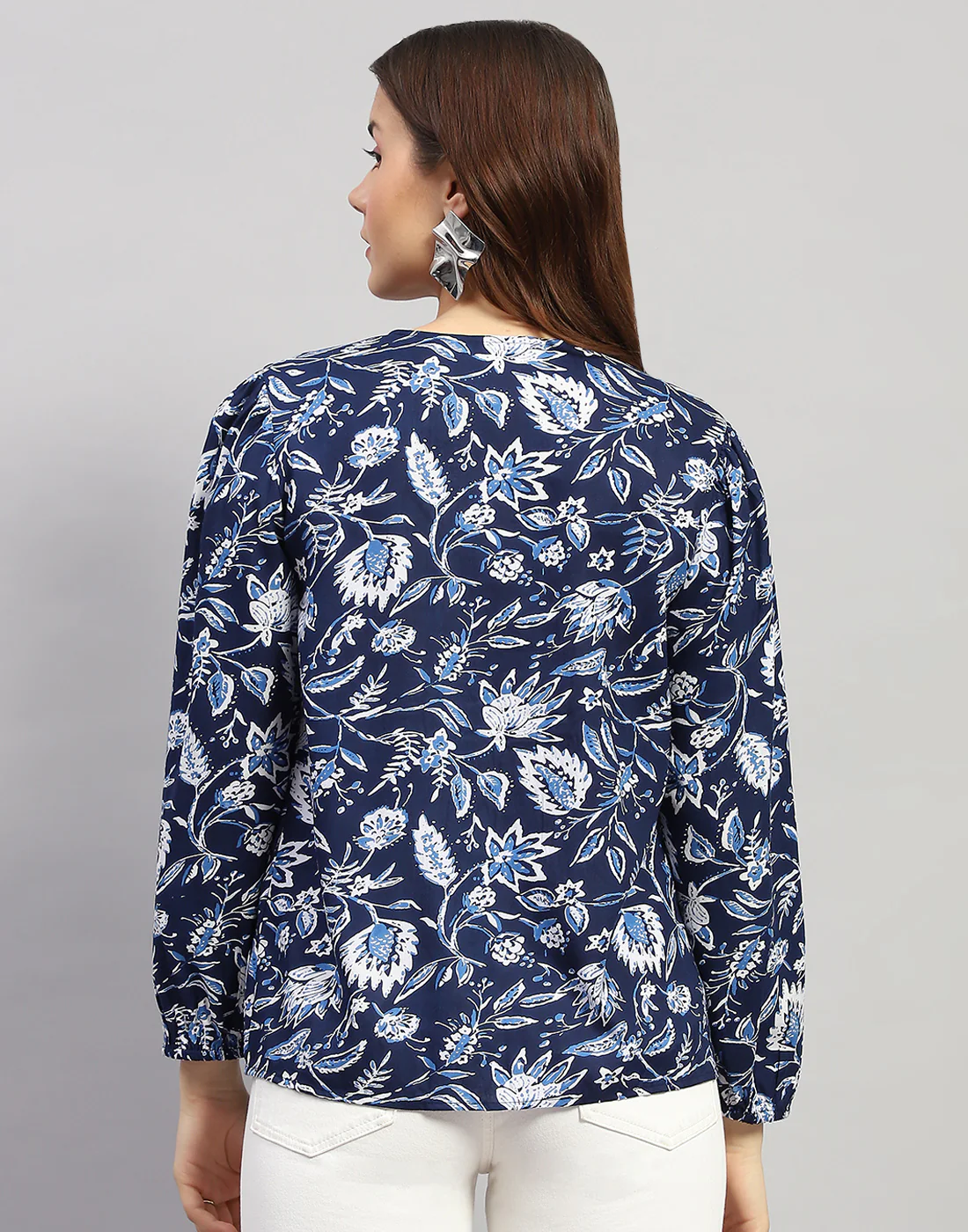 Women Blue Floral Print V Neck 3/4 Sleeve Top - Image 6