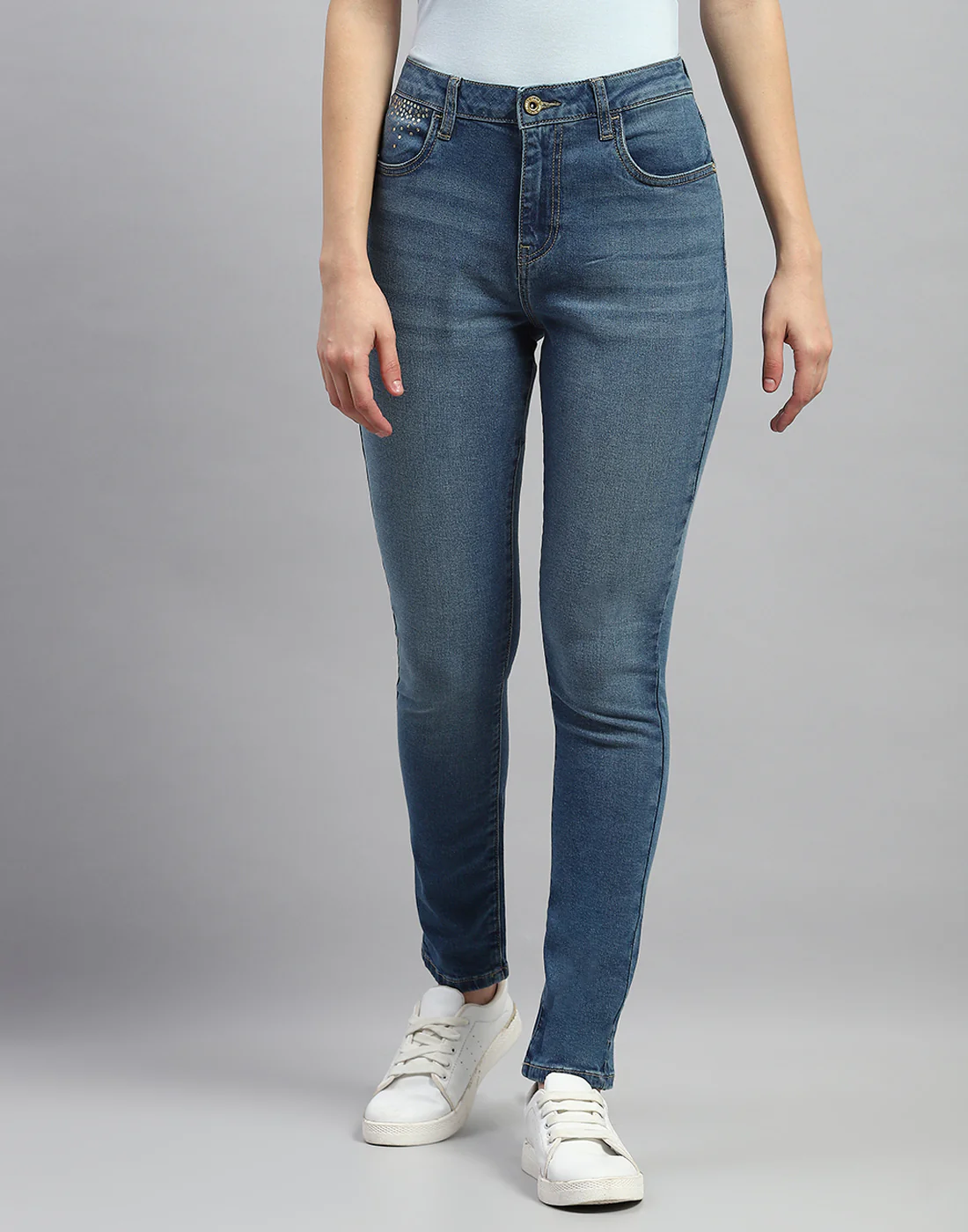 Women Blue Light Wash Slim Fit Denim - Image 2