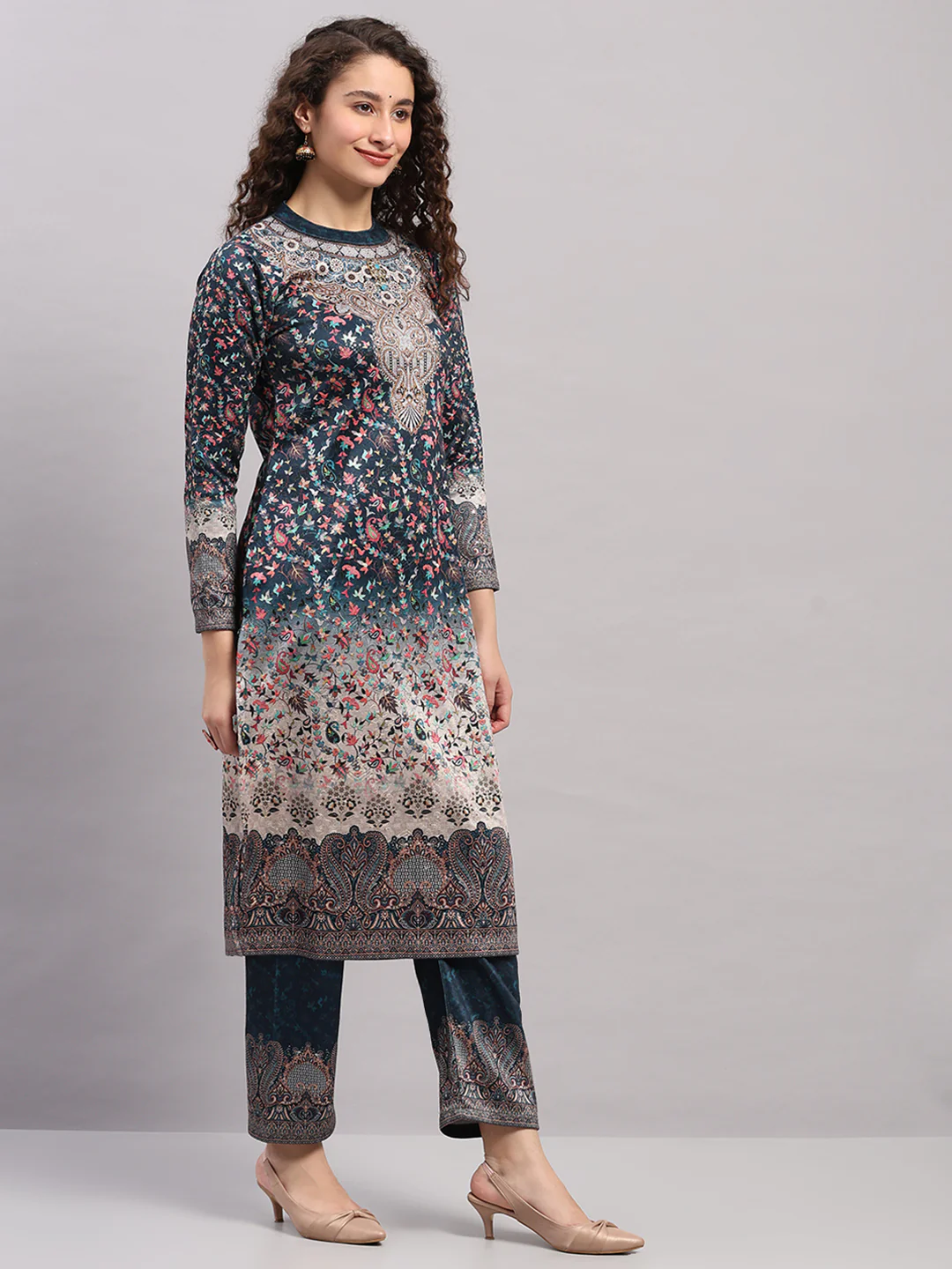 Women Blue Printed Round Neck Full Sleeve Kurti Set for Winter - Image 4