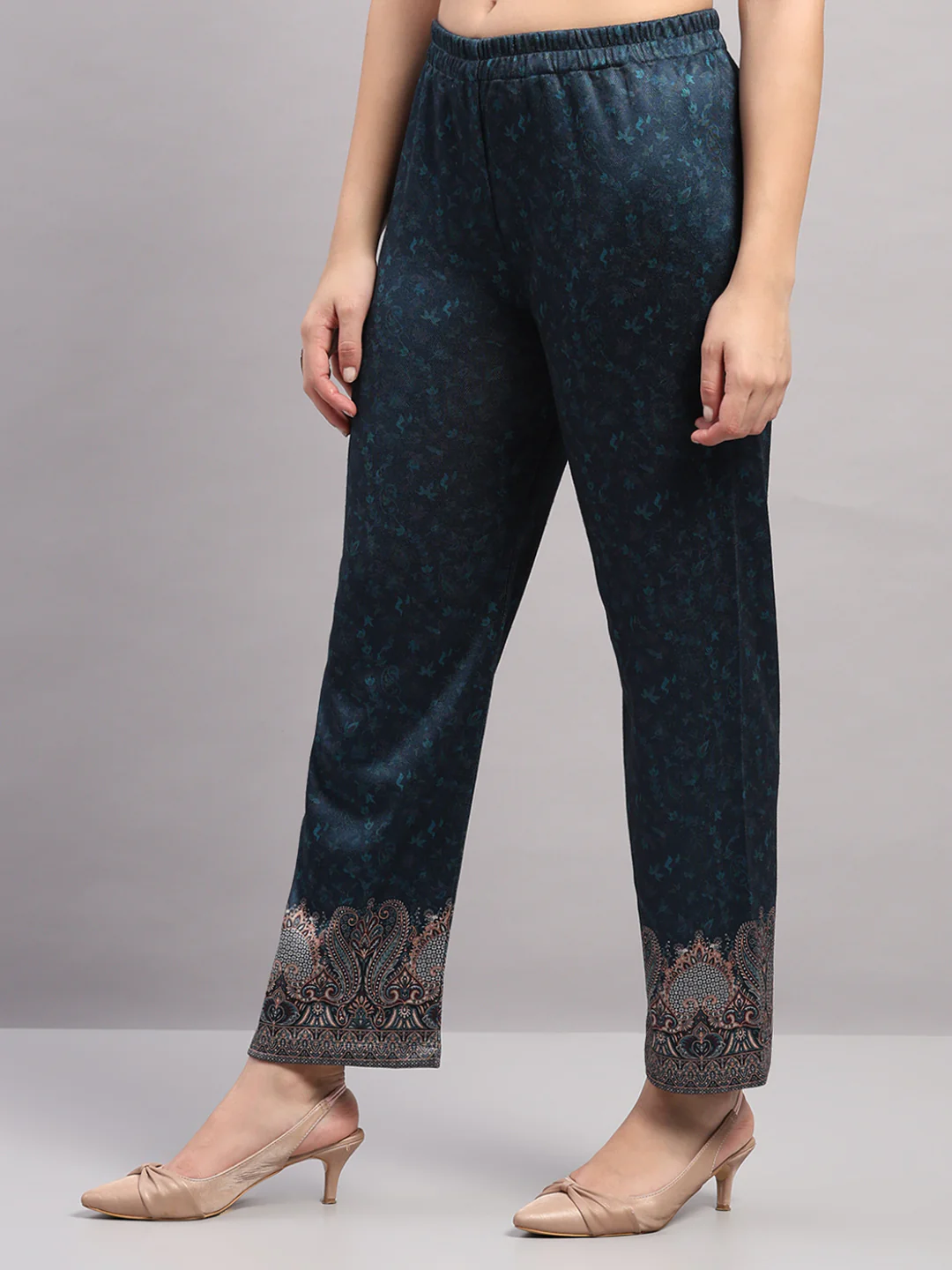 Women Blue Printed Round Neck Full Sleeve Kurti Set for Winter - Image 7