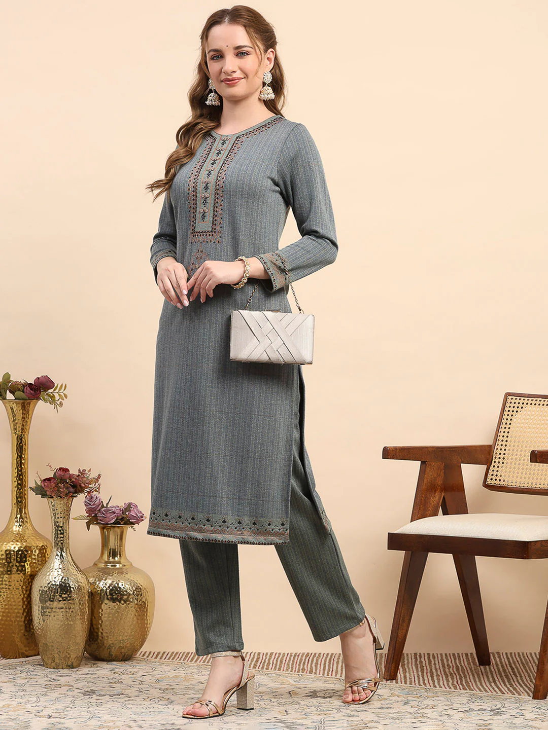 Women Blue Printed Round Neck Full Sleeve Kurti Set for Winter - Image 2