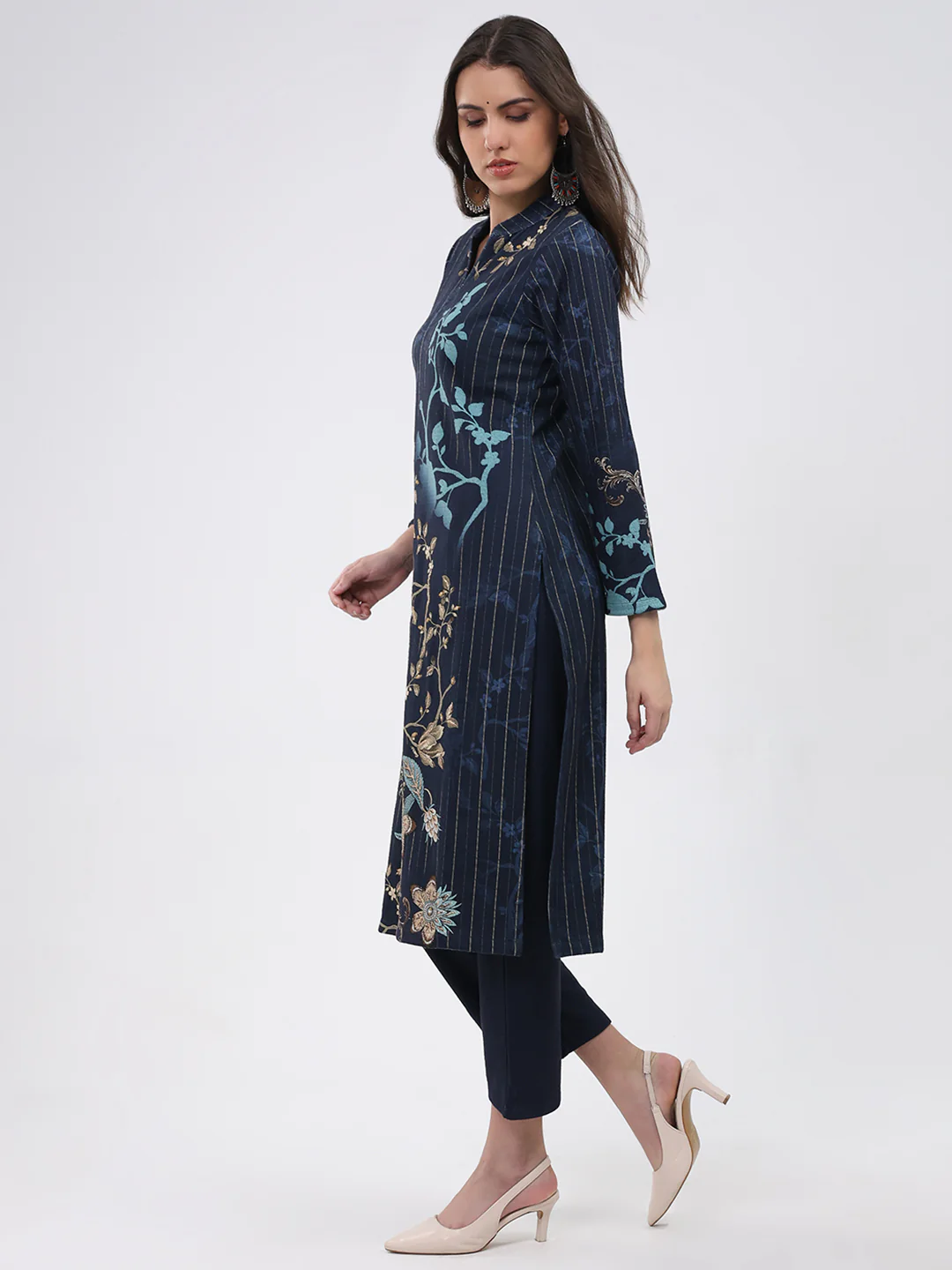 Women Blue Printed Round Neck Full Sleeve Kurti Set for Winter - Image 4