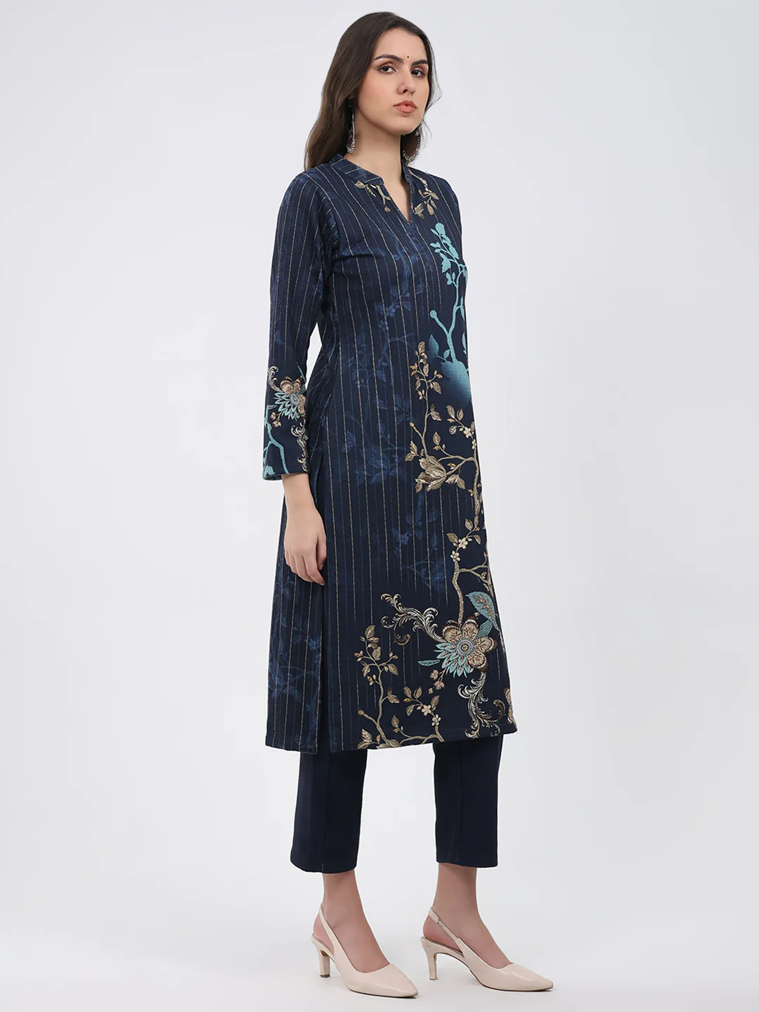 Women Blue Printed Round Neck Full Sleeve Kurti Set for Winter - Image 5