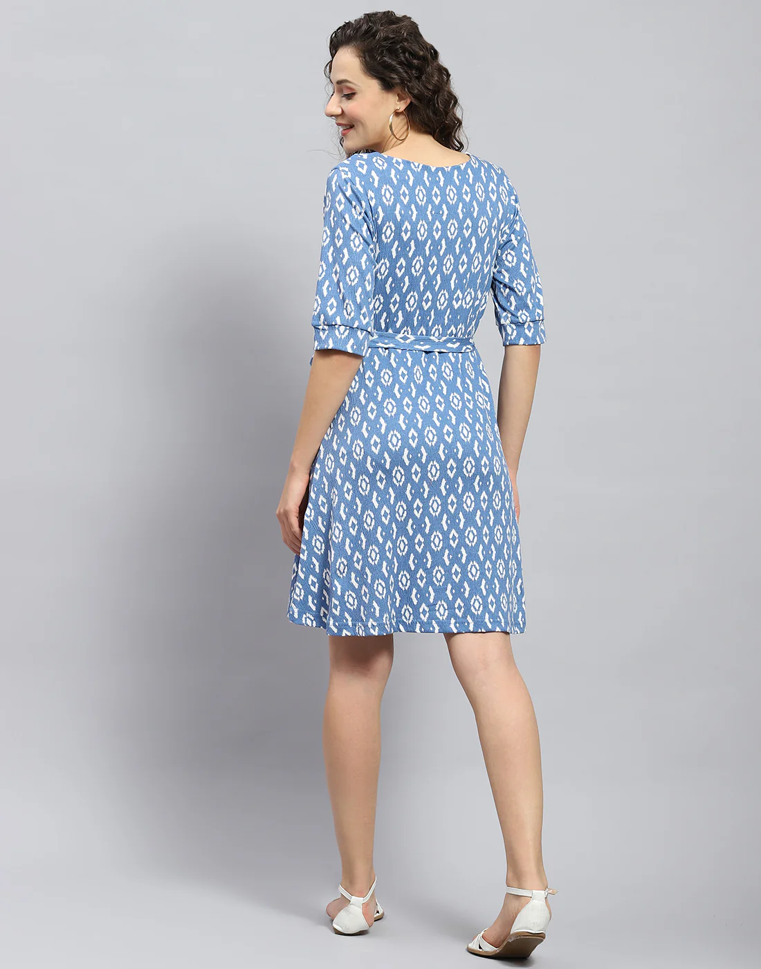 Women Blue Printed Round Neck Short Sleeve Dress - Image 5