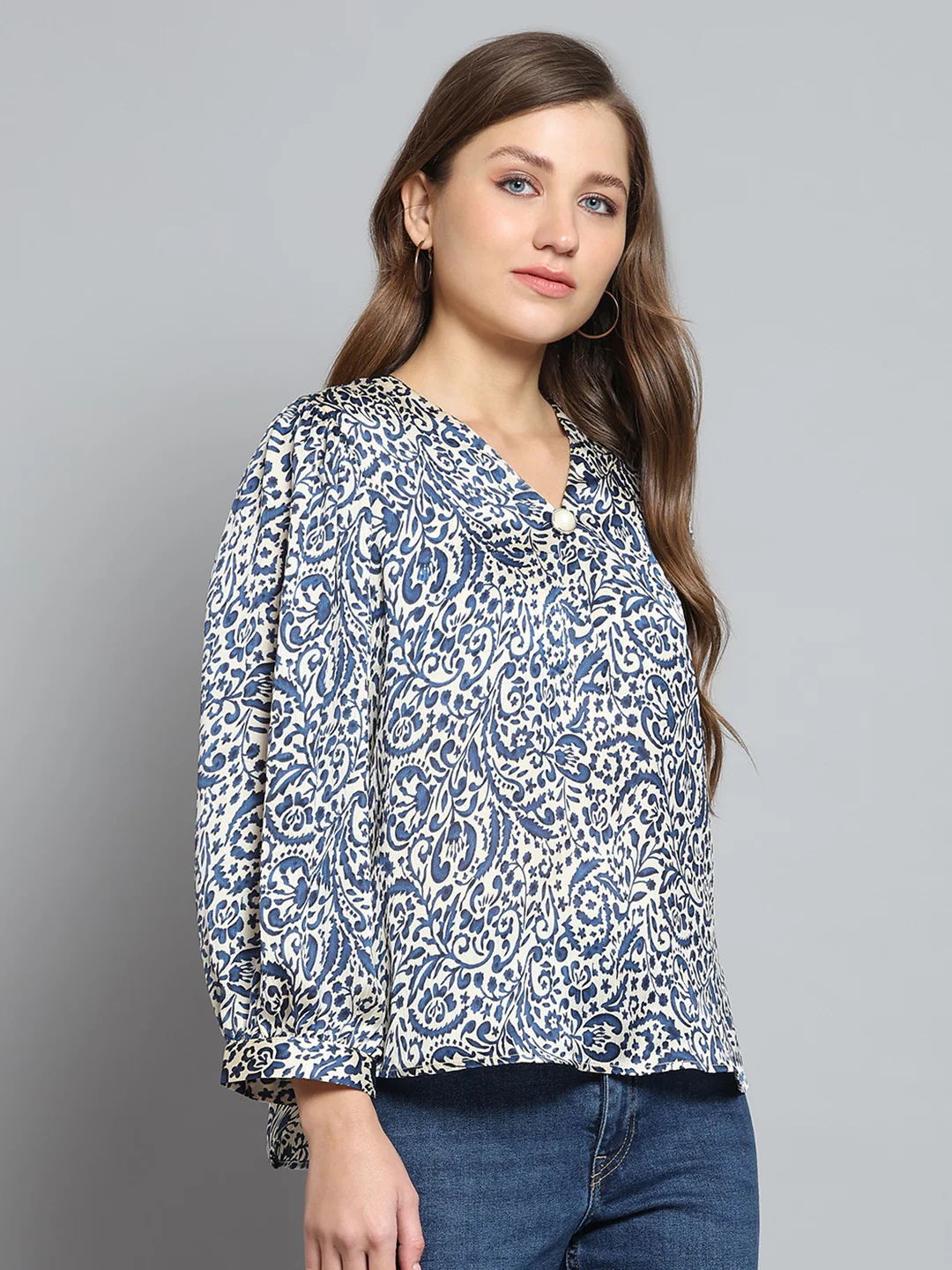 Women Blue Printed V Neck Full Sleeve Top - Image 4