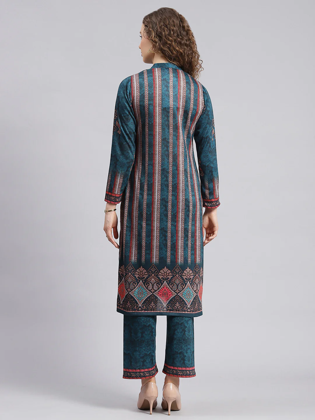 Women Blue & Red Self Design Wool blend Kurti Set - Image 4