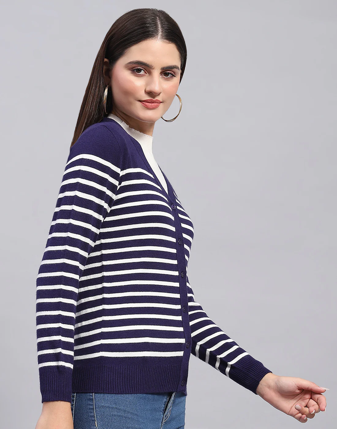 Women Blue Self Design V Neck Full Sleeve Cardigan - Image 4