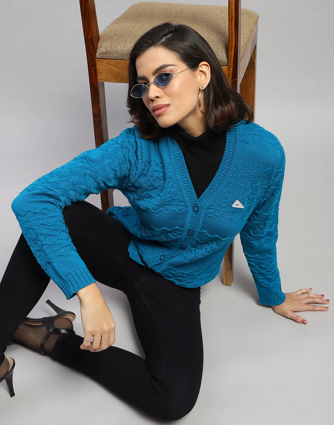 Women Blue Self Design V Neck Full Sleeve Cardigan - Image 6