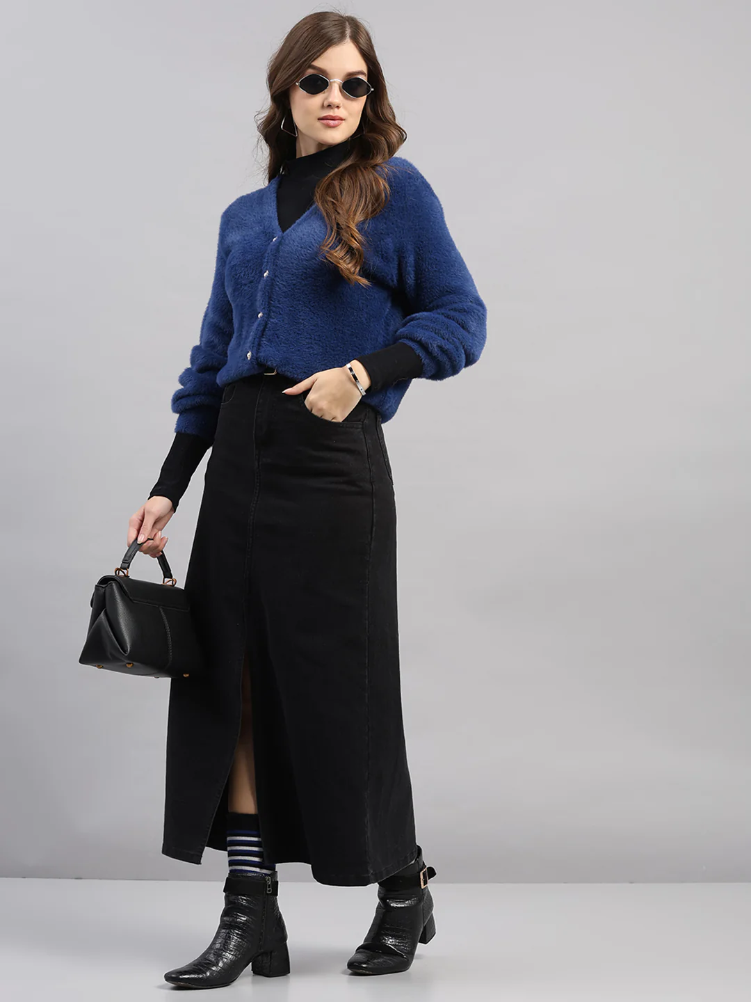 Women Blue Self Design V Neck Full Sleeve Cardigan - Image 2