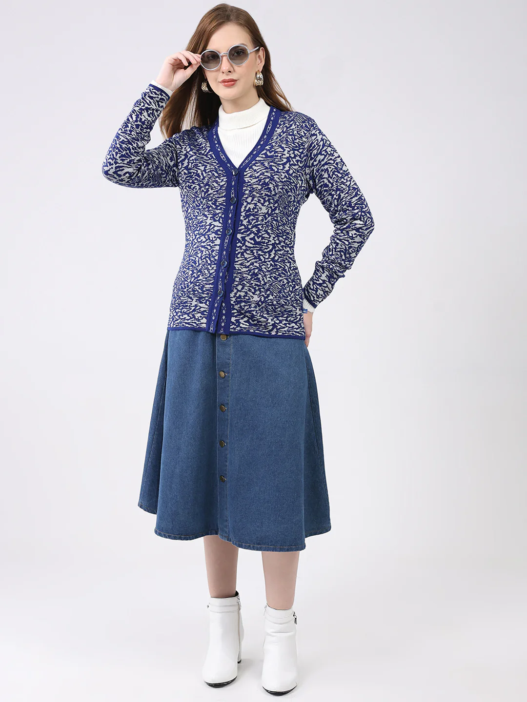 Women Blue Self Design V Neck Full Sleeve Cardigan - Image 2