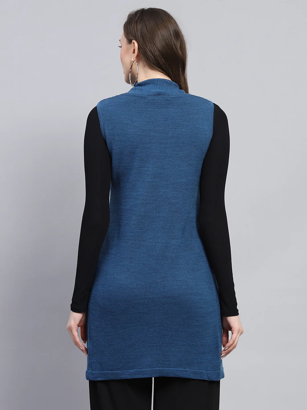 Women Blue Self Design V Neck Sleeveless Cardigan - Image 5