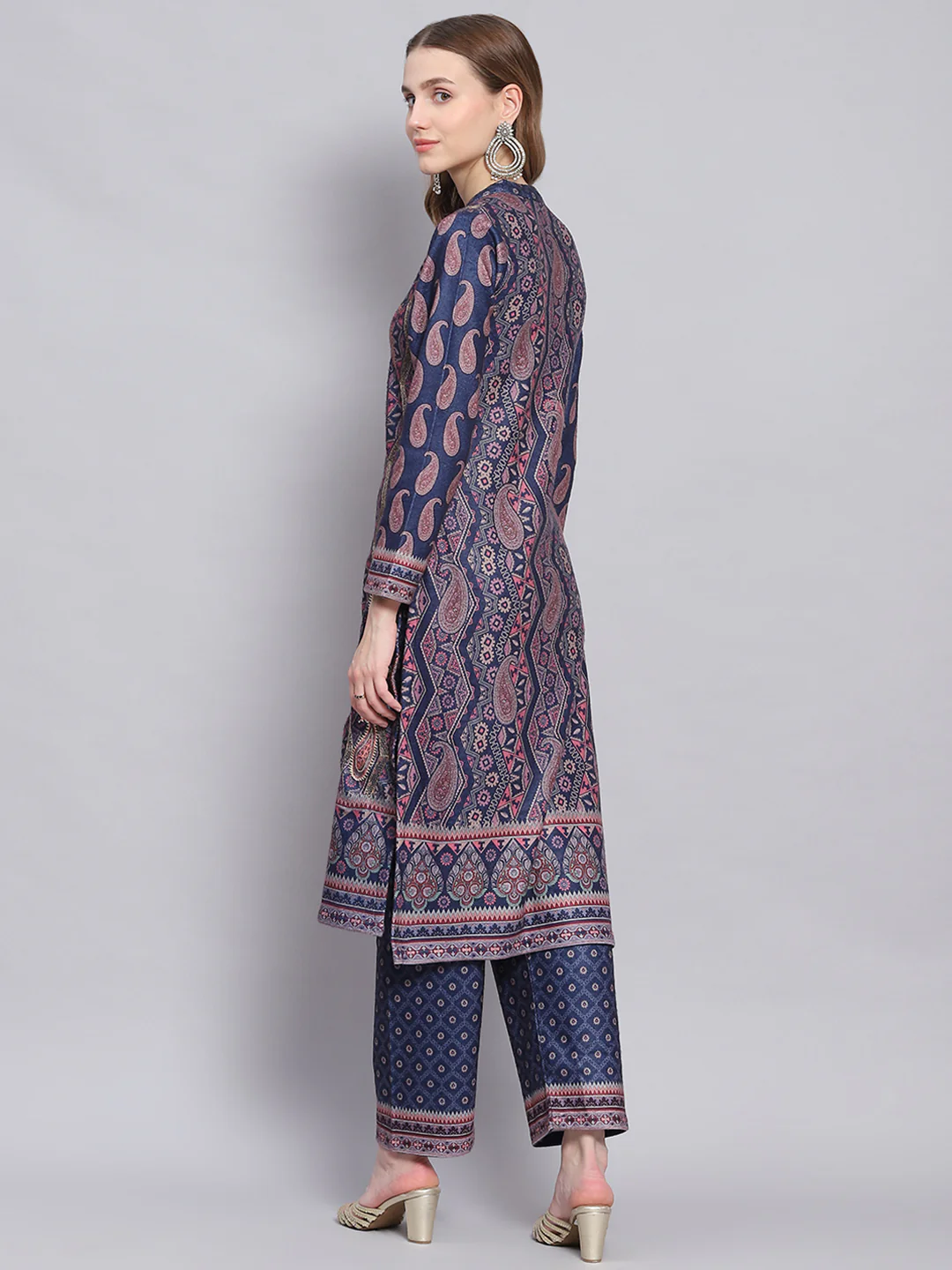 Women Blue Self Design Mandarin Collar Full Sleeve Kurtis Set - Image 5
