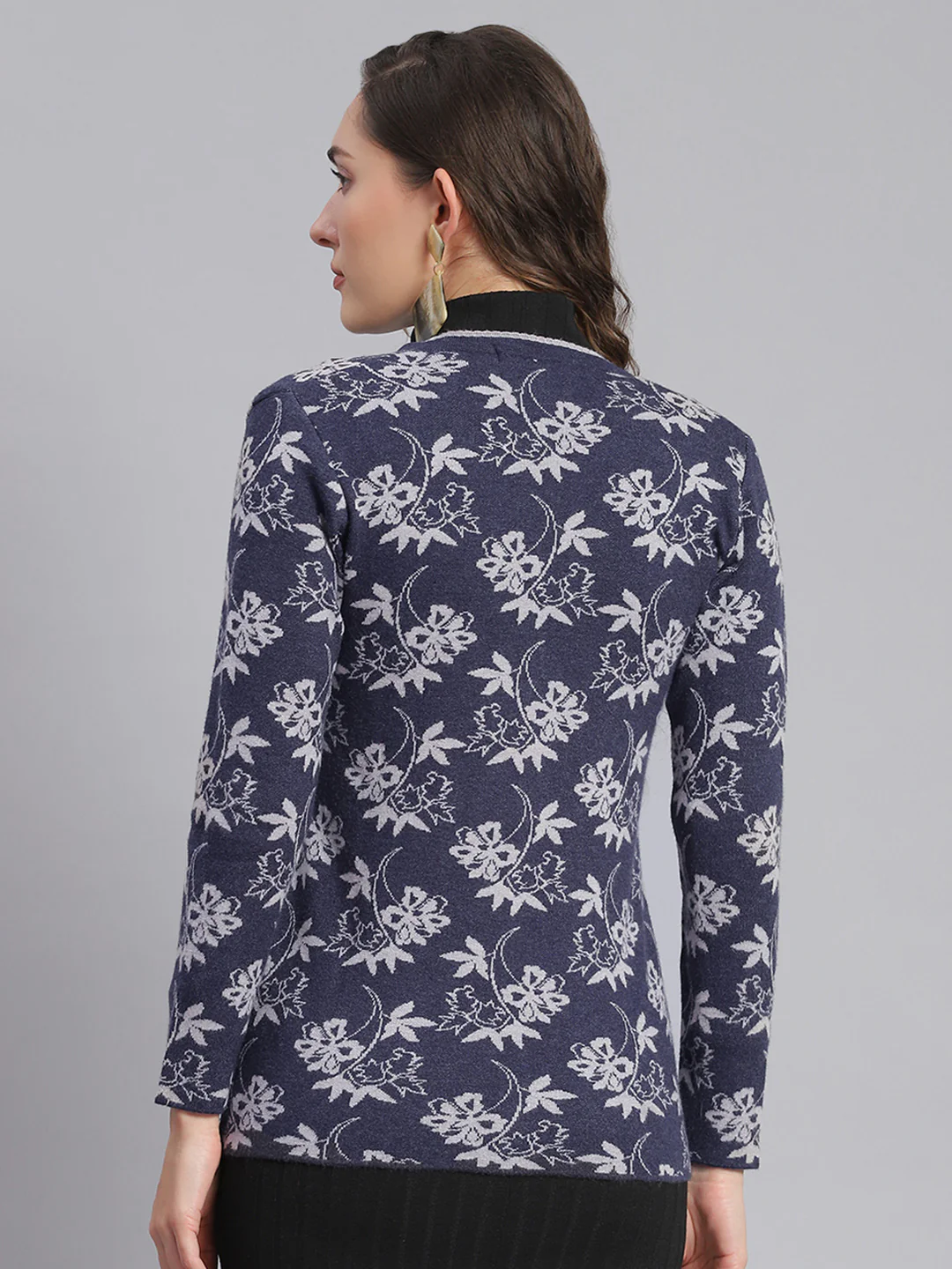 Women Blue Self Design V Neck Full Sleeve Cardigans - Image 5