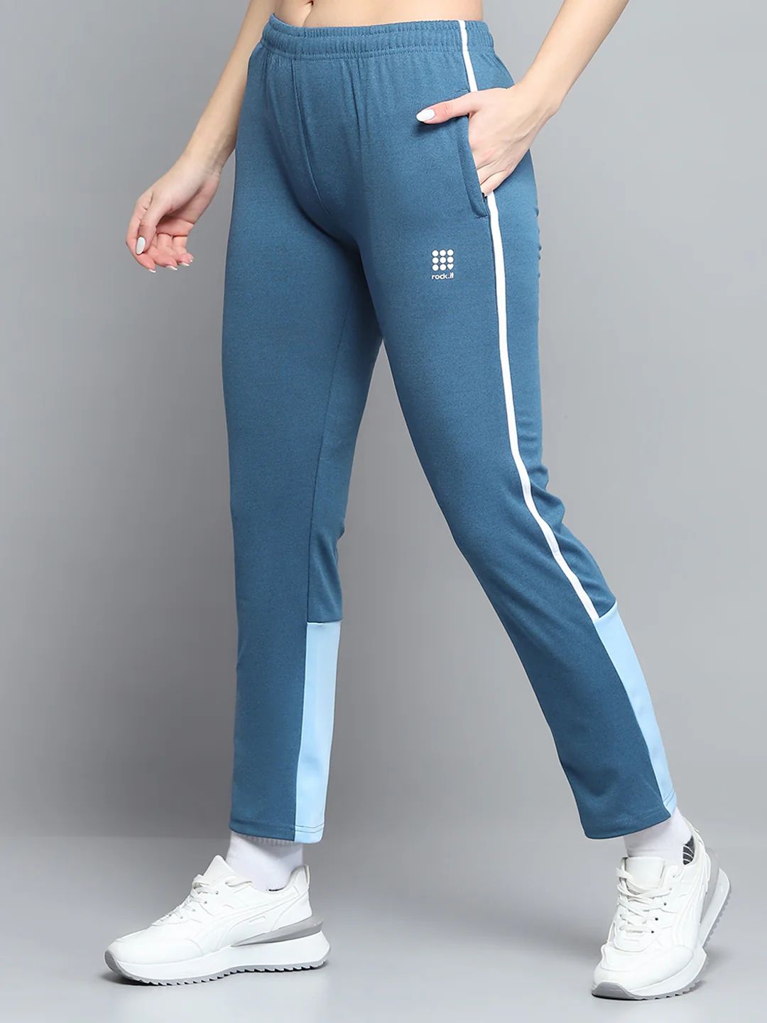Rock.it Women Blue Solid Hooded Full Sleeve Tracksuit - Image 8