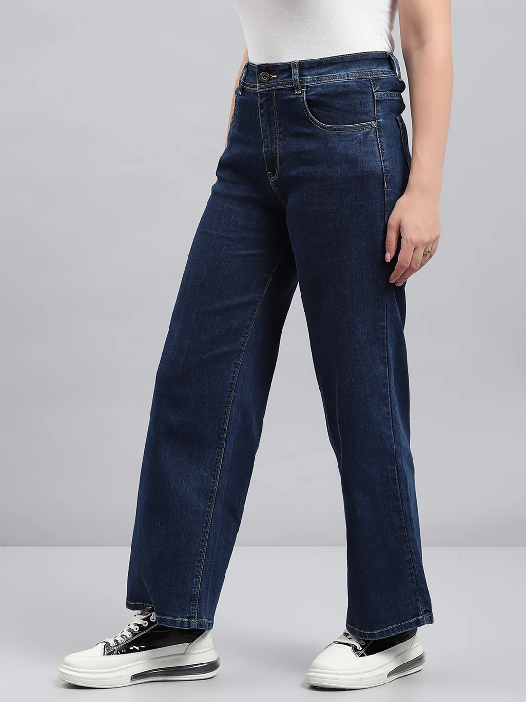Women Blue Solid Regular Fit Denims - Image 3