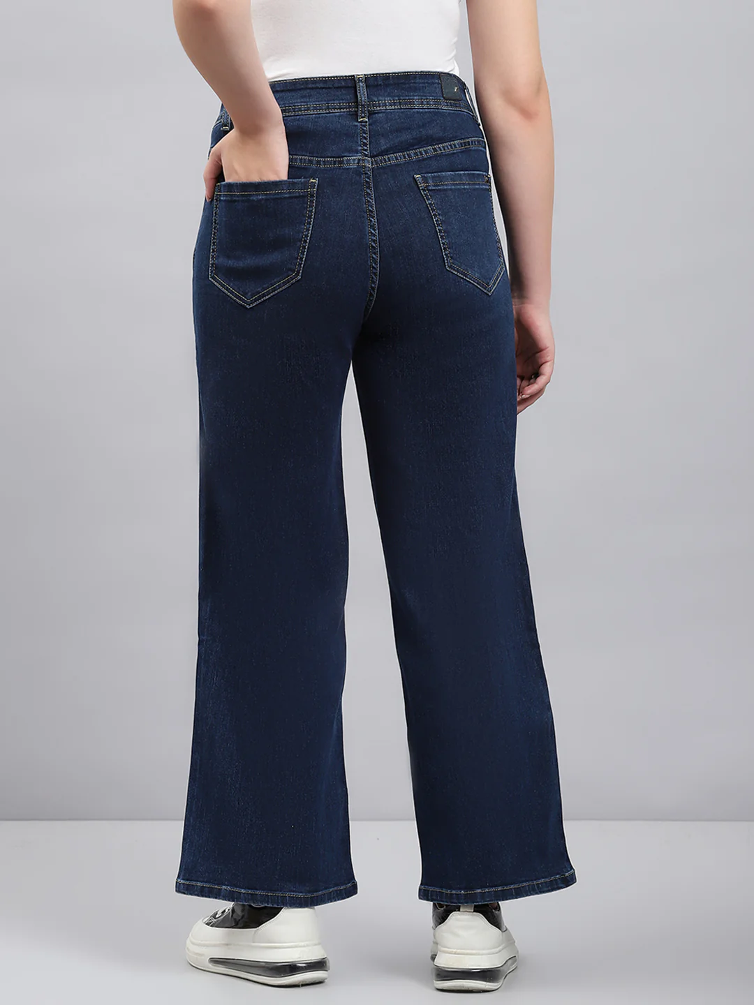 Women Blue Solid Regular Fit Denims - Image 5