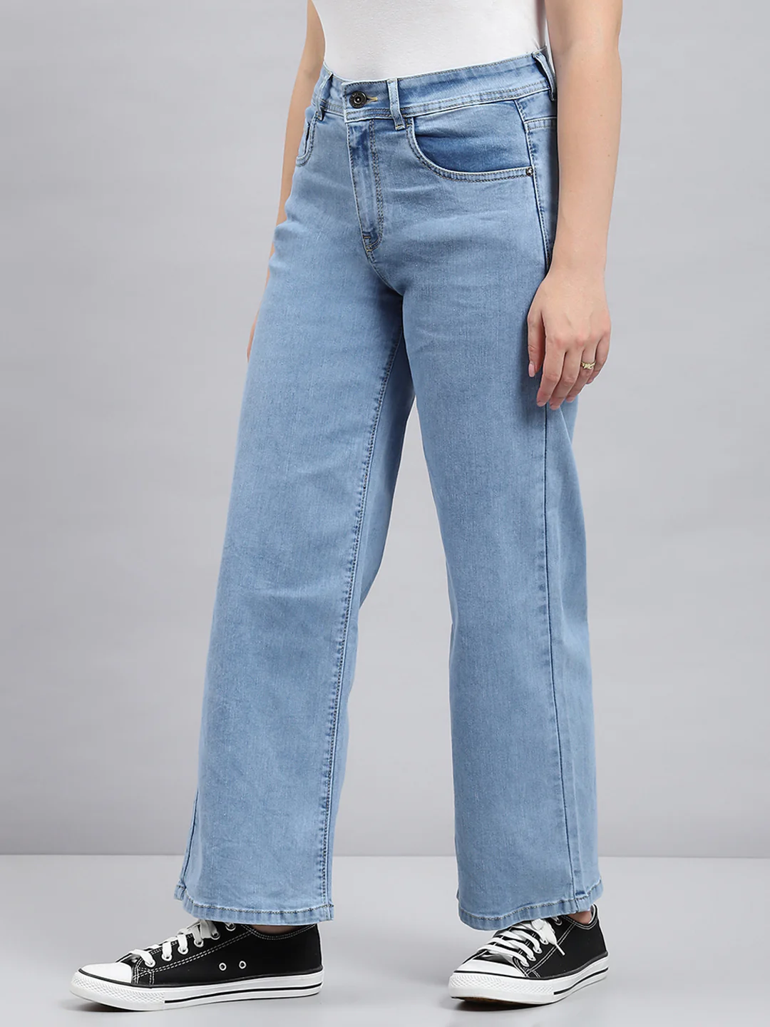 Women Blue Solid Regular Fit Denims - Image 3
